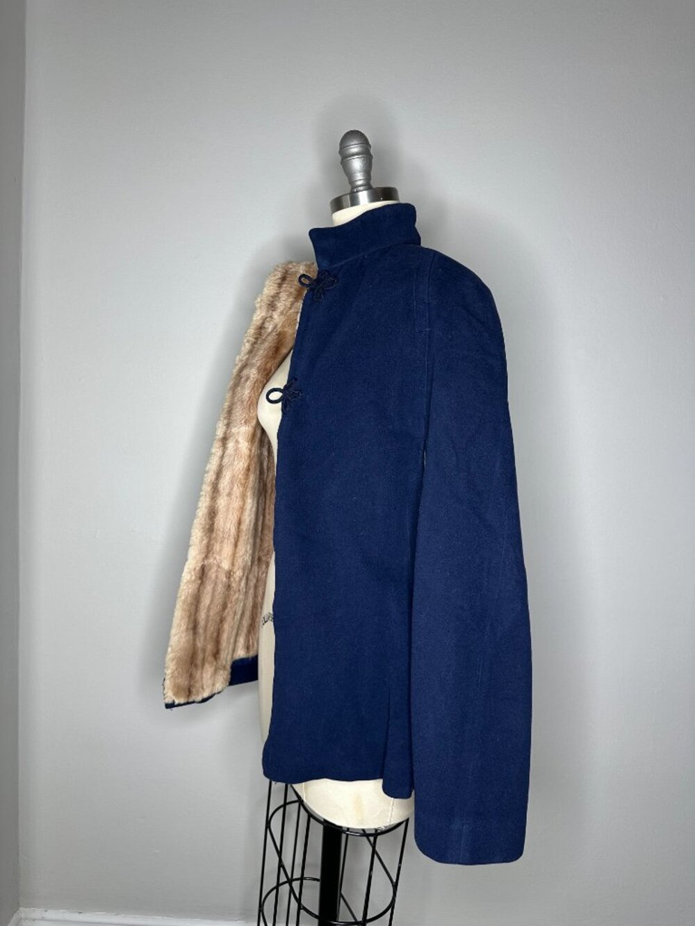 Vintage Wool Cape Coat S | Classic Winter Cape Fur Trim
